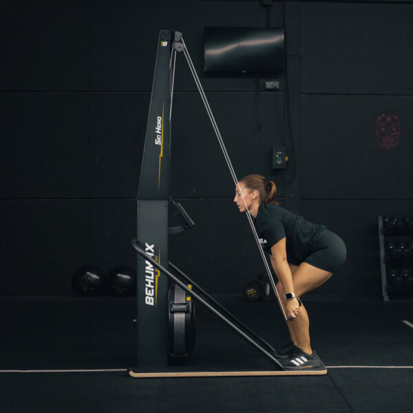 chica entrenando ergometro amquina ski hero