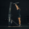 mujer entrenando con maquina de ski hero behumax